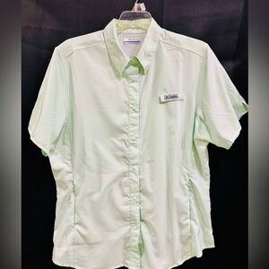 Columbia Women’s Mint Green PFG Omni Shade Shirt Size Large Snap closure 28”